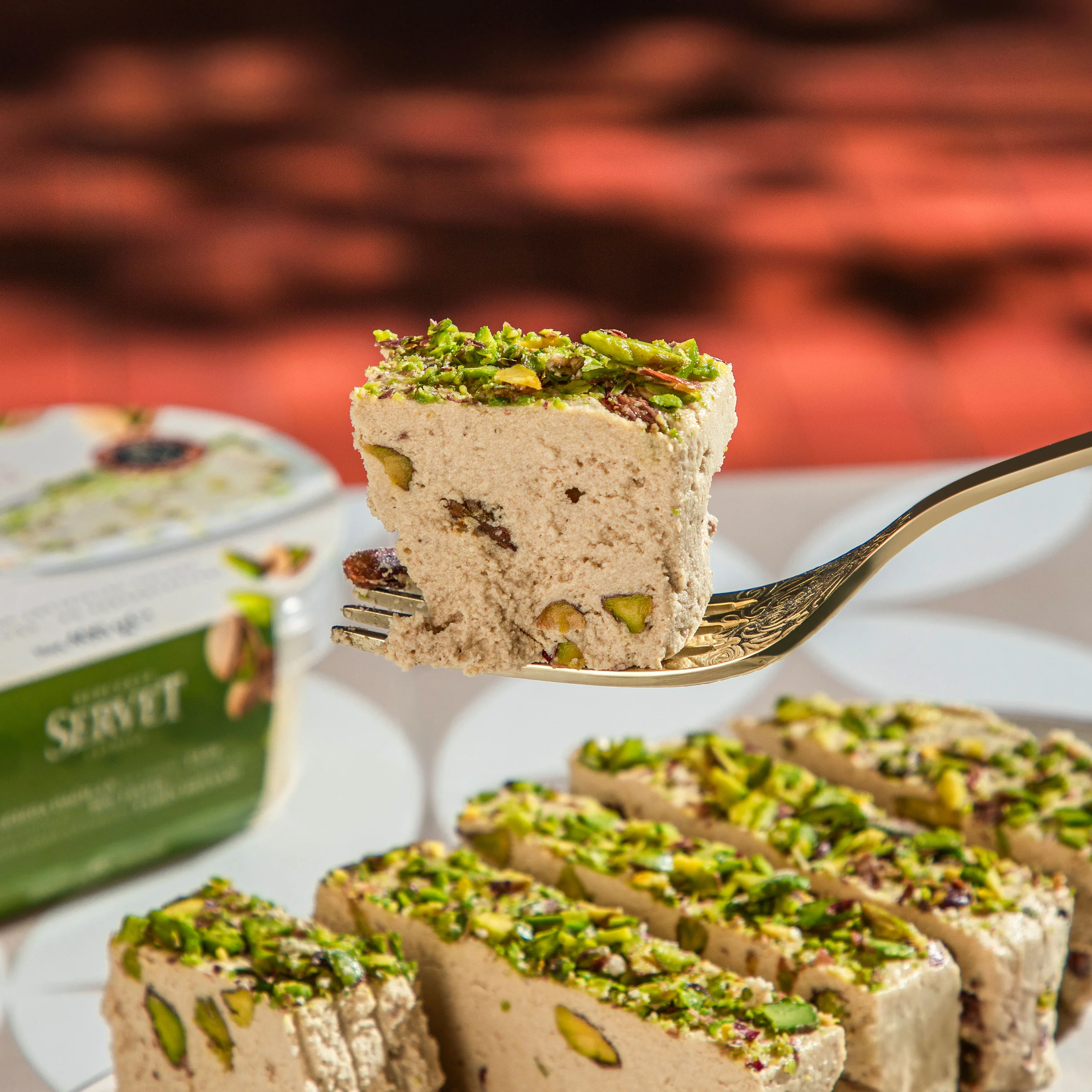 Antep Fıstıklı Taze Tahin Helvası 400g - Image 3